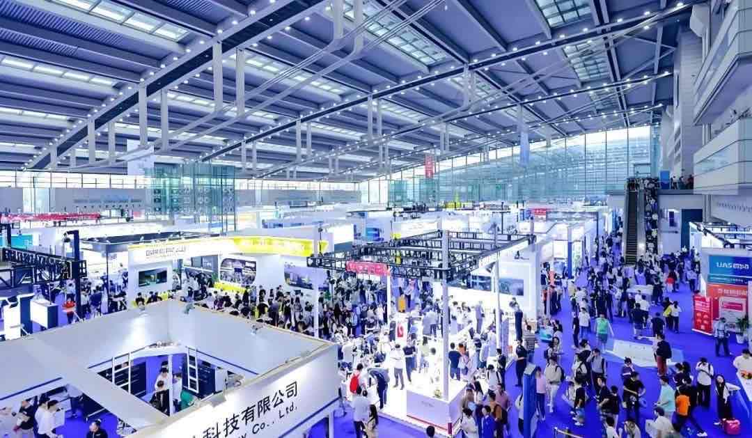 一家预算不错的“科技制造”公司，被我们拉